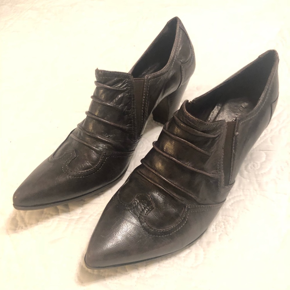 Taryn  Rose brown leather pleated ankle boots